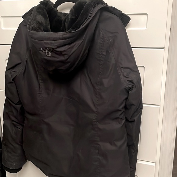 Aritzia winter jacket - Picture 3 of 4